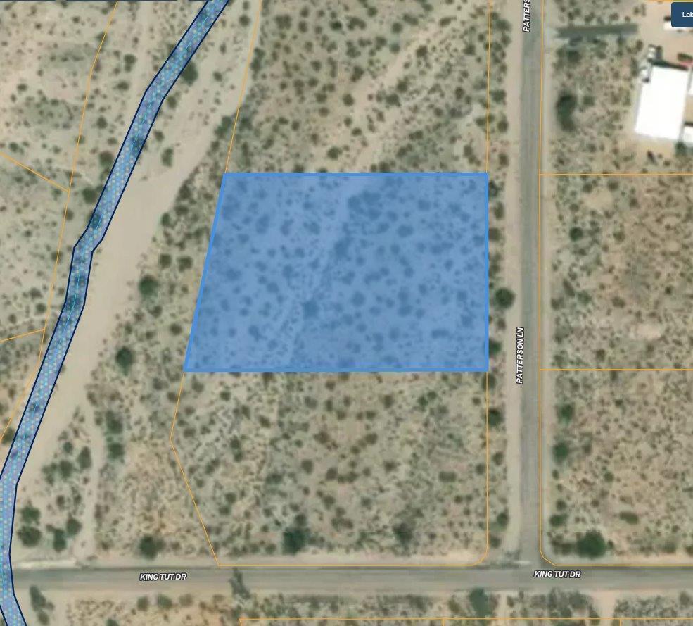 Water on Patterson Lane, power pole in rear of lot, septic and propane